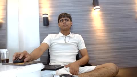 Snapshot of lelehott01 chatting on June 2026 02:53:02 AM lelehott01 online show from June 2026 02:53:02 AM