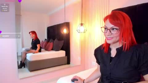 Leloo  online show from May 2026 10:49:02 PM