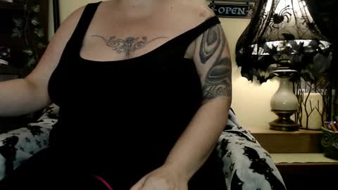 Snapshot of leluluvsyou chatting on March 2025 07:27:02 AM Lelu Fallas online show from March 2025 07:27:02 AM