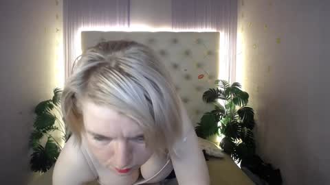 Lena online show from January 2025 07:00:02 AM