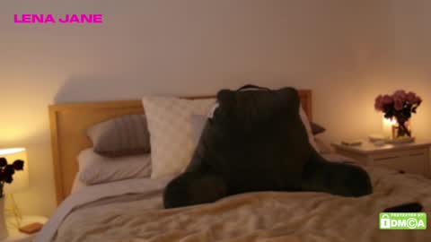 Snapshot of lenajane_xx chatting on February 2025 11:35:01 PM lenajane_xx online show from February 2025 11:35:01 PM