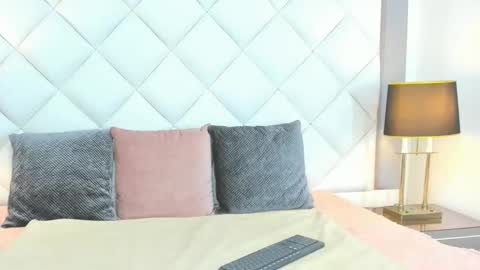  lena laurent  online show from October 2025 04:41:01 PM