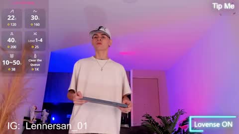 Lenner INDEPENDENT MODEL online show from February 2025 12:06:01 PM