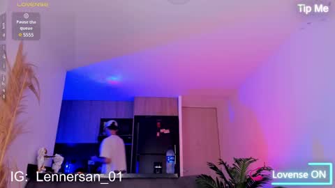 Lenner INDEPENDENT MODEL online show from February 2025 10:39:01 PM