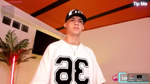 Lenner INDEPENDENT MODEL online show from November 2025 01:00:02 AM