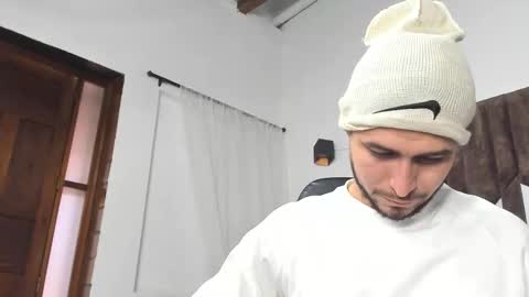 Snapshot of leo_carter1 chatting on February 2026 03:45:02 PM leo_carter1 online show from February 2026 03:45:02 PM