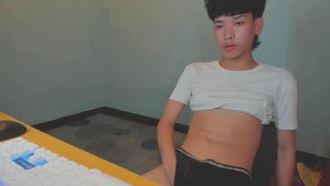 Snapshot of leo_hottiesexyasian chatting on October 2025 02:59:02 PM Leo online show from October 2025 02:59:02 PM