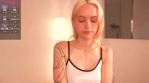  Ashly  online show from October 2025 04:06:02 PM