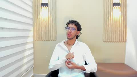 Snapshot of leo_sanz6 chatting on June 2026 12:22:02 PM LEO online show from June 2026 12:22:02 PM