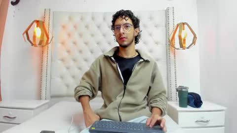Snapshot of leo_sanz6 chatting on June 2026 12:25:01 PM LEO online show from June 2026 12:25:01 PM