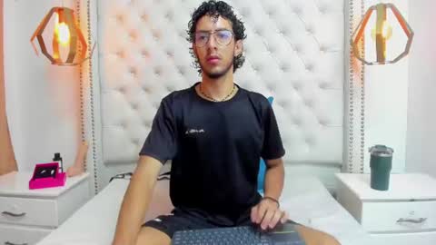 Snapshot of leo_sanz6 chatting on June 2026 12:25:01 PM LEO online show from June 2026 12:25:01 PM