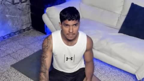 Leo independent model online show from January 2026 01:33:01 AM