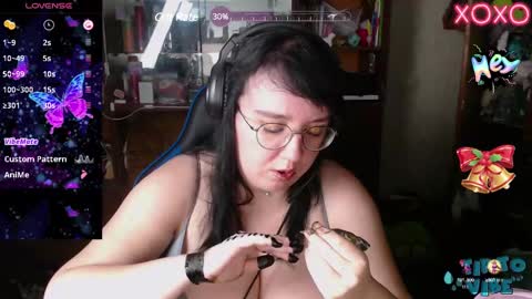 Snapshot of leona_harrison chatting on December 2024 10:37:01 PM Leona Harrison online show from December 2024 10:37:01 PM