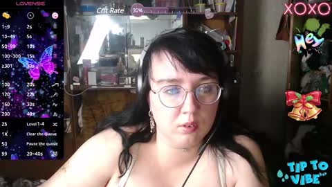 Snapshot of leona_harrison chatting on December 2024 08:15:01 PM Leona Harrison online show from December 2024 08:15:01 PM