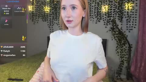 Leona online show from April 2026 01:44:01 AM