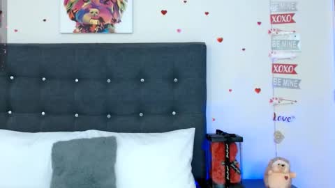 LUCY online show from March 2025 08:57:01 PM