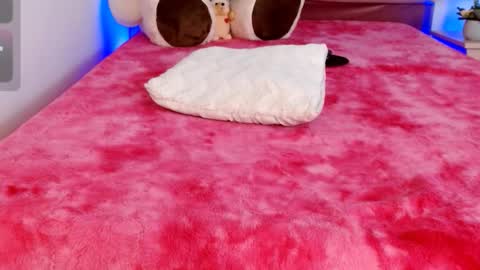 LUCY online show from September 2025 11:48:02 PM