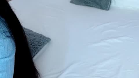 LUCY online show from October 2025 10:17:01 PM