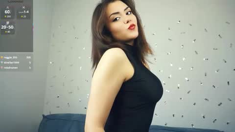 Mia online show from September 2025 09:36:01 AM