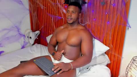 Leandro jones online show from October 2025 02:36:02 AM