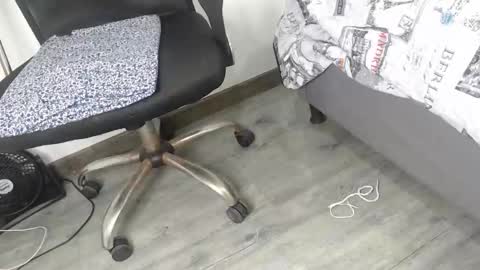 Leonella online show from January 2025 07:39:02 PM