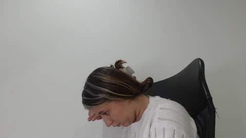 Leonella online show from January 2025 10:40:02 PM