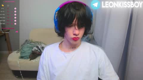 leonkissboy online show from April 2026 12:49:02 AM