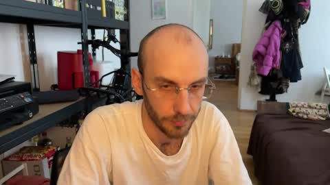 Leon online show from December 2025 12:14:02 PM