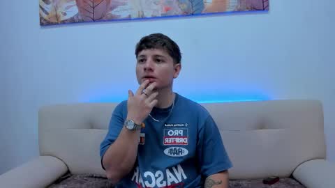 Snapshot of leoo_miller chatting on October 2025 09:15:01 PM Leo online show from October 2025 09:15:01 PM