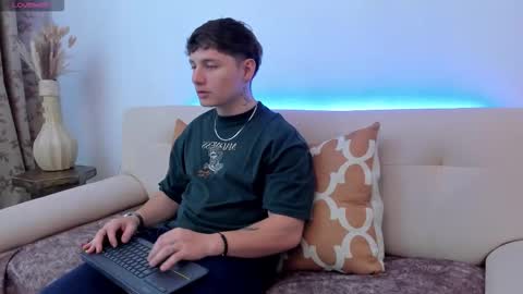 Snapshot of leoo_miller chatting on October 2025 08:55:02 PM Leo online show from October 2025 08:55:02 PM