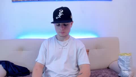 Snapshot of leoo_miller chatting on October 2025 10:44:02 PM Leo online show from October 2025 10:44:02 PM