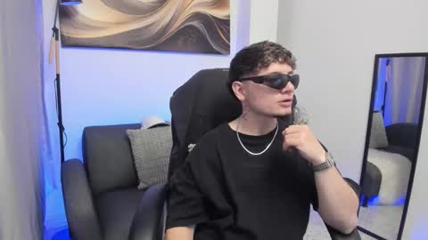 Snapshot of leoo_miller chatting on January 2026 04:15:01 AM Leo online show from January 2026 04:15:01 AM