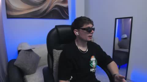 Snapshot of leoo_miller chatting on February 2026 05:00:02 AM Leo online show from February 2026 05:00:02 AM