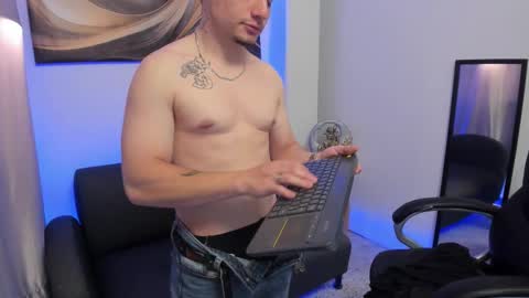 Snapshot of leoo_miller chatting on February 2026 04:42:02 AM Leo online show from February 2026 04:42:02 AM