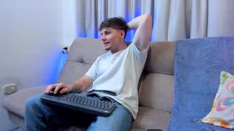 Snapshot of leoo_miller chatting on February 2026 04:35:02 AM Leo online show from February 2026 04:35:02 AM