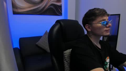 Snapshot of leoo_miller chatting on March 2026 04:07:02 AM Leo online show from March 2026 04:07:02 AM