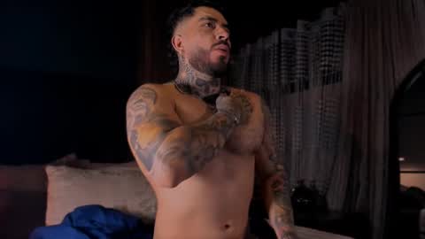 Snapshot of leosalvatore_ chatting on January 2025 03:12:02 AM Leo Salvatore online show from January 2025 03:12:02 AM