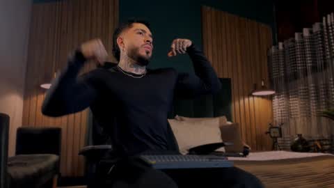 Snapshot of leosalvatore_ chatting on February 2025 03:34:02 AM Leo Salvatore online show from February 2025 03:34:02 AM