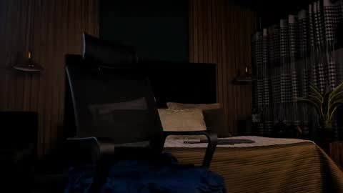 Snapshot of leosalvatore_ chatting on February 2025 03:43:01 AM Leo Salvatore online show from February 2025 03:43:01 AM