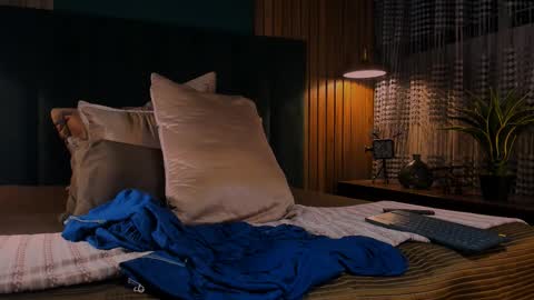 Snapshot of leosalvatore_ chatting on February 2025 06:37:01 AM Leo Salvatore online show from February 2025 06:37:01 AM