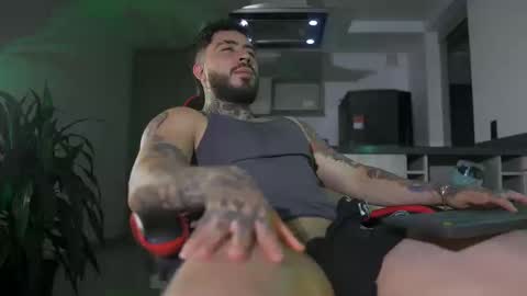 Snapshot of leosalvatore_ chatting on September 2025 11:39:02 PM Leo Salvatore online show from September 2025 11:39:02 PM