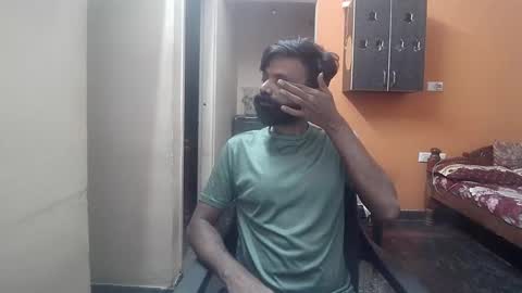 Snapshot of leosbroad chatting on December 2024 03:05:02 PM Leo online show from December 2024 03:05:02 PM