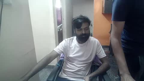 Snapshot of leosbroad chatting on December 2024 08:01:01 AM Leo online show from December 2024 08:01:01 AM