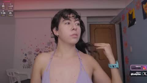 Lesly online show from November 2025 01:54:02 PM