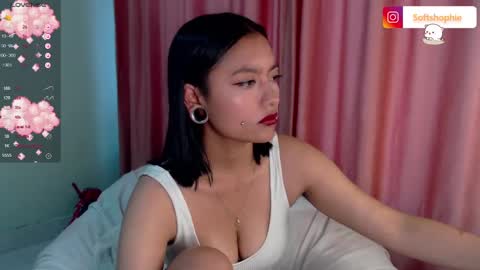 Snapshot of leslie__anderson chatting on January 2025 11:02:01 PM Leslie online show from January 2025 11:02:01 PM