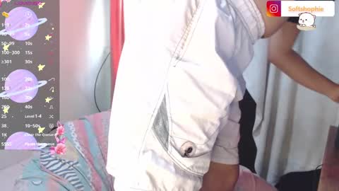 Snapshot of leslie__anderson chatting on September 2025 12:17:02 PM Leslie online show from September 2025 12:17:02 PM