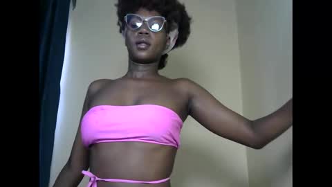 Snapshot of leslie_bebby2 chatting on March 2025 09:06:02 AM leslie online show from March 2025 09:06:02 AM