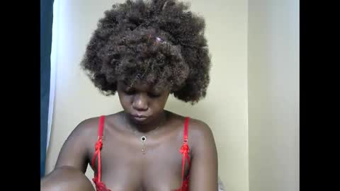 Snapshot of leslie_bebby2 chatting on March 2025 01:04:01 PM leslie online show from March 2025 01:04:01 PM