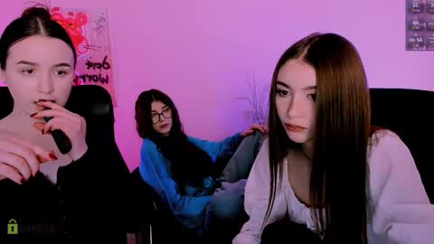 leslie_bird online show from February 2026 02:33:01 PM