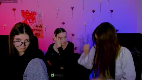 leslie_bird online show from February 2026 12:17:01 AM